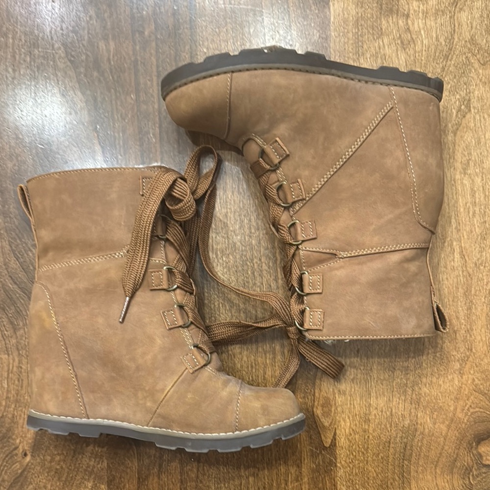 VGUC Universal Thread wedge boots